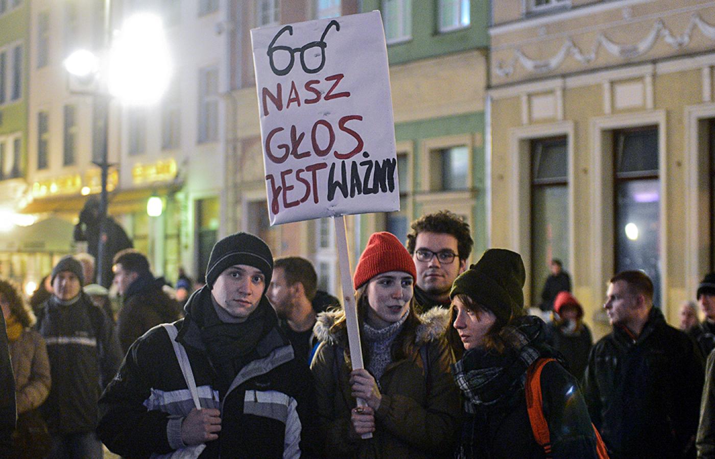 Protest gdańskiego środowiska akademickiego przeciwko łamaniu prawa konstytucyjnego.