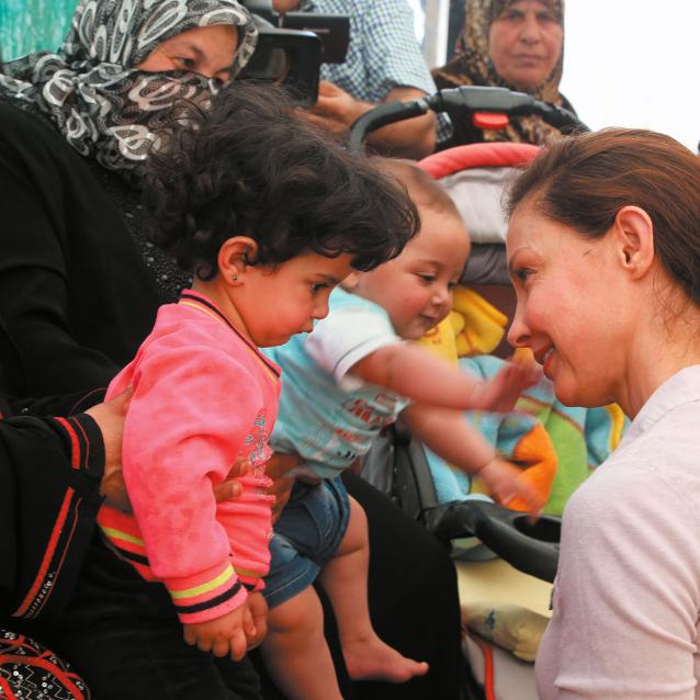 Ashley Judd, aktorka i ambasadorka dobrej woli United Nations Population Fund (UNFPA), odwiedza klinikę ginekologiczną dla syryjskich.