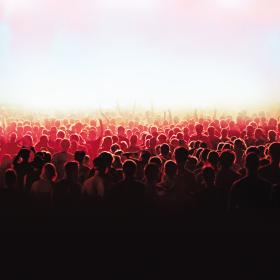 Ponowoczesniość to zmiana społeczeństwa rozumianego w sposób tradycyjny. Zastępuje je mozaika różnorodnych wspólnot.