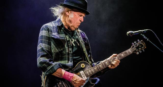 Neil Young kończy 80 lat.