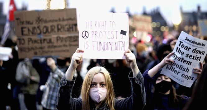 Protesty w Londynie po morderstwie Sary Everard