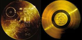 Sondy Voyager 1 i 2 w 1977 r. zabrały w kosmos płyty z wiedzą o ludzkości.