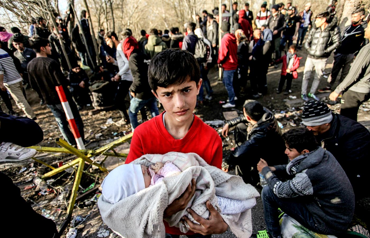 Uchodźcy przy granicy z Grecją w tureckiej miejscowości Edirne, 3 marca 2020 r.