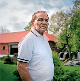 Józef Grudzień (72 l.) - wielką karierę zaczął od złota w Tokio (1964). Na następnej olimpiadzie w Meksyku nie powtórzył wyczynu kolegi, Jerzego Kuleja, zdobył srebrny medal. Działacz PKOl. Mieszka w Warszawie.