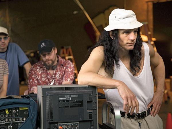 James Franco reżyseruje i gra reżysera Tommy’ego Wiseau.