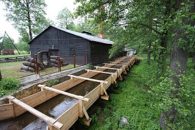 Maleniec, walcownia z korytem doprowadzającym wodę na koło wodne
