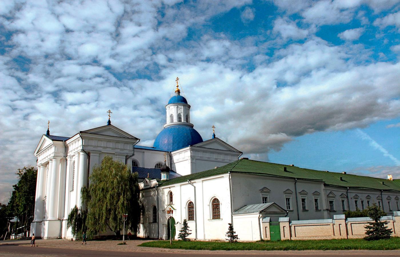 Prawosławne centrum religijne w Żyrowicach koło Słonimia (cerkiew, seminarium, kaplice), największy tego typu kompleks na Białorusi
