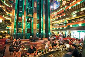 Luksusowe wycieczkowce to pływające centra rozrywki połączone z pięciogwiazdkowym hotelem. Na fot. Concordia.