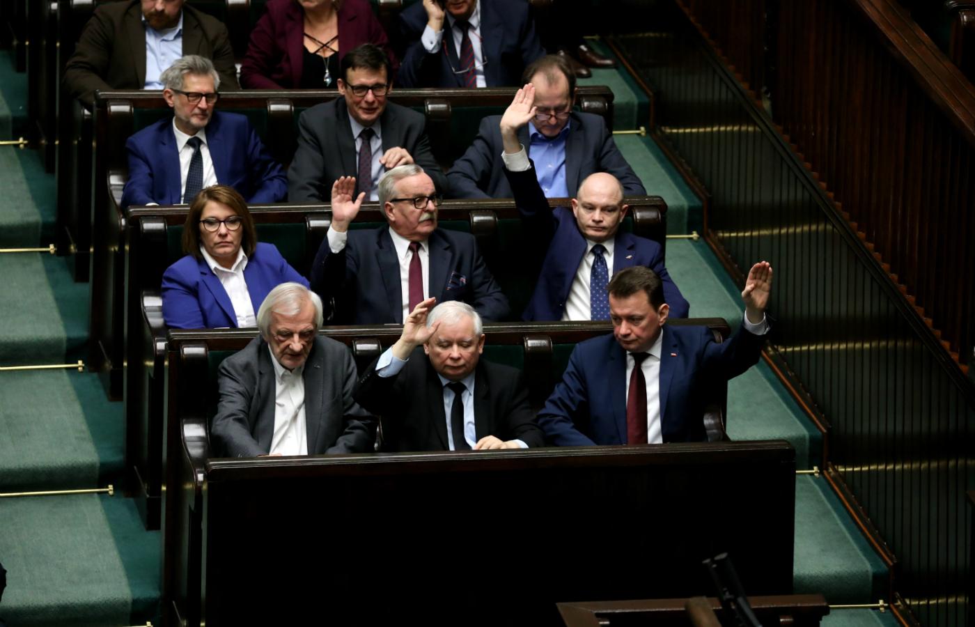 Ryszard Terlecki, Jarosław Kaczyński i Mariusz Błaszczak podczas wyboru członków Krajowej Rady Sądowniczej