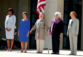 Od lewej: Michelle Obama, Laura Bush, Hillary Clinton,Barbara Bush, Rosalynn Carter