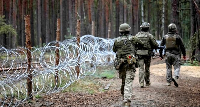 Ukraińscy żołnierze w pobliżu granicy z Białorusią, wrzesień 2023 r.