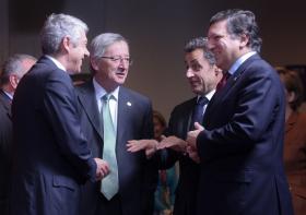 Od lewej José Sócrates, Jean-Claude Juncker, Nicolas Sarkozy i José Manuel Barroso.