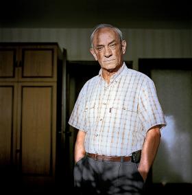 Kazimierz Paździor. Mistrz z Rzymu (1960), zwany filozofem ringu, nie pozwalał się trafić i wygrywał. Był niedościgłym wzorem polskiej szkoły pięściarskiej. Rok po sukcesie olimpijskim, u szczytu kariery, wycofał się z ringu. Zmarł w 2010 r., miał 75 lat.