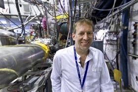 Profesor Jeffrey Hangst - rzecznik programu APLHA.