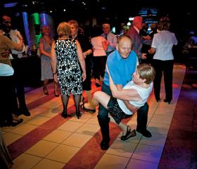 Śladem DJ Wiki i pubu Bolek idą inni.