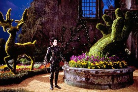 'Edward Nożycoręki', 1990. Był jednym z tych filmów, które sprawiły, że kino wkroczyło w nową dekadę.