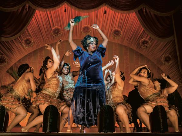 Viola Davis grająca tytułową wokalistkę w „Ma Rainey: Matka Bluesa”.