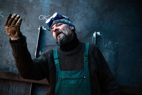 Sławomir Skarbucha, spawacz i szara eminencja budowy.