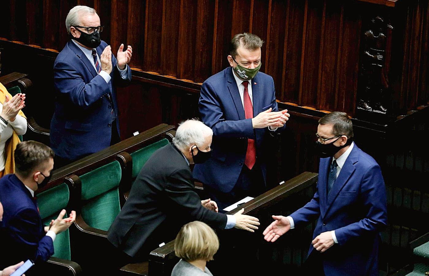 9 grudnia. Jarosław Kaczyński i Mateusz Morawiecki na posiedzeniu Sejmu przed unijnym szczytem budżetowym