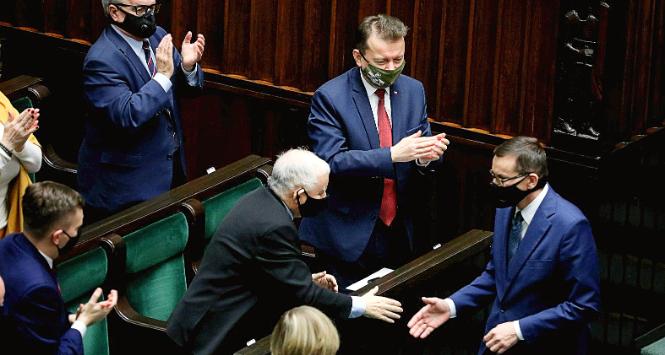 9 grudnia. Jarosław Kaczyński i Mateusz Morawiecki na posiedzeniu Sejmu przed unijnym szczytem budżetowym