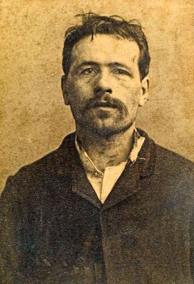 François Claudius Koënigstein używał panieńskiego nazwiska matki: Ravachol.