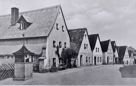 W całym miasteczku mieszkało przed wojną ok. 800 mieszkańców.