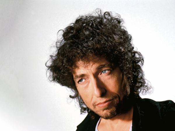 „Wielkość songwritera łatwo odmierzyć nazwiskami tych, którzy wykonywali jego piosenki” – notuje, w gruncie rzeczy o sobie, Dylan.