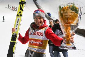 Kamil Stoch wygrał konkurs Puchar Świata w skokach narciarskich w Wiśle.