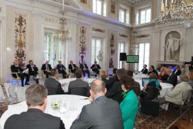 Na widowni zasiedli naukowcy, przedsiębiorcy, politycy i ludzie mediów.