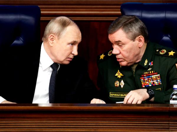Władimir Putin i gen. armii Walerij Gierasimow, grudzień 2025 r.