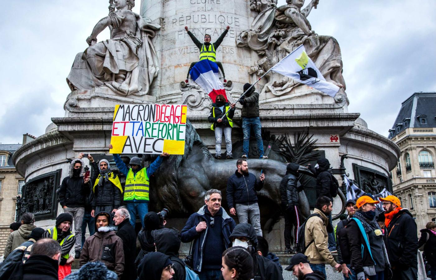 Trwają protesty przeciw reformie emerytalnej. Na zdjęciu Paryż, 4 stycznia 2020 r.