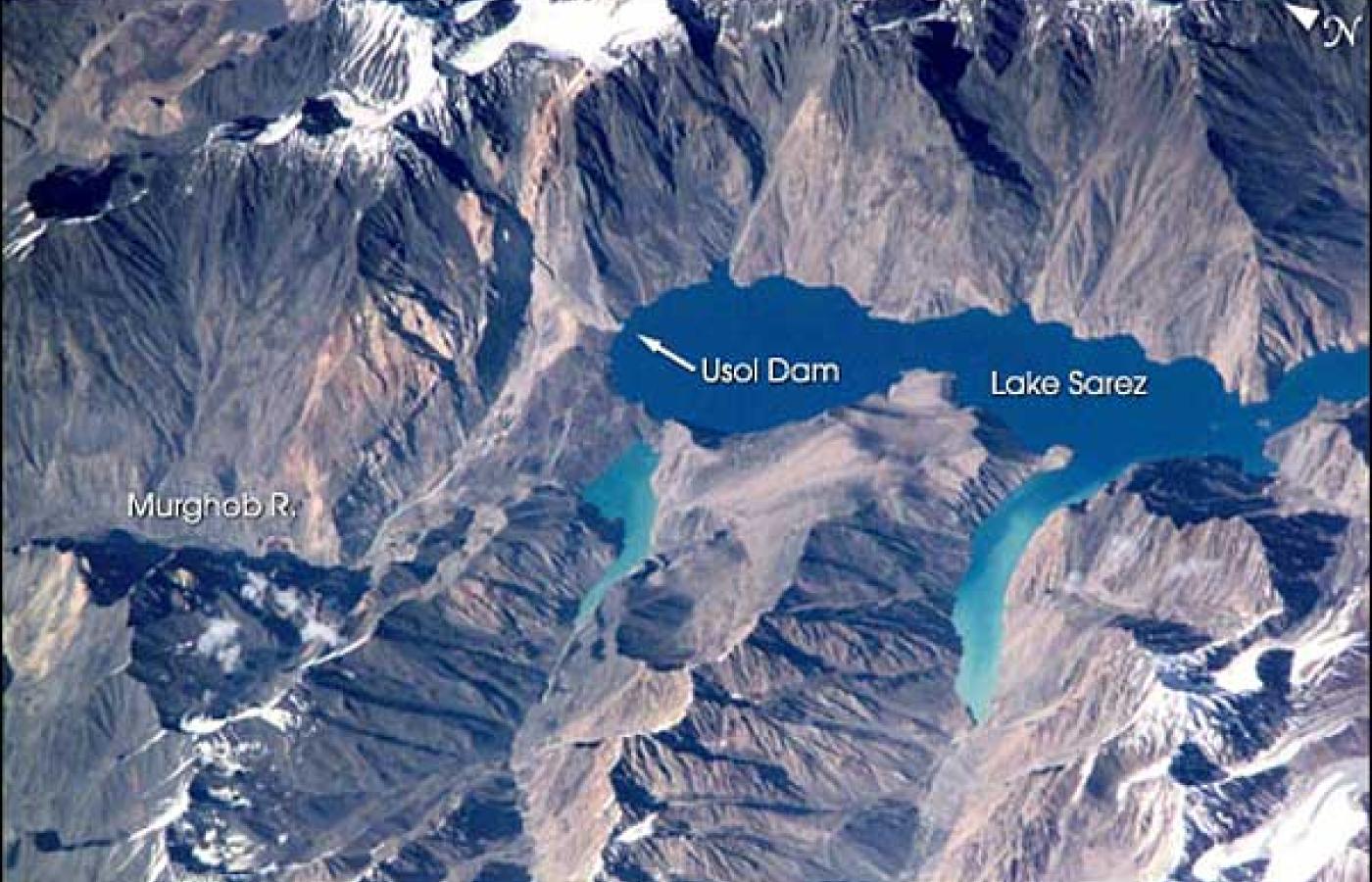 Jezioro Sarez powstało w 1911 roku w wyniku trzęsienia ziemi o sile 9 stopni w skali Richtera. Fot. NASA.
