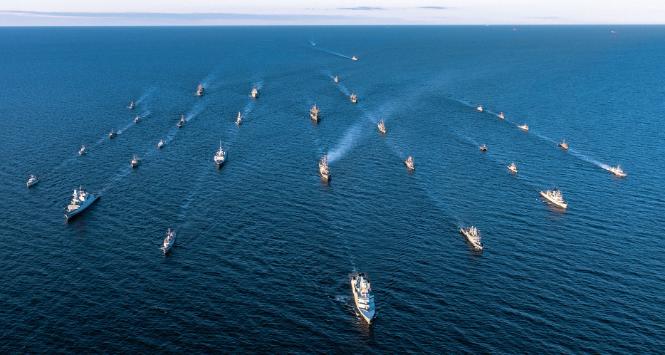 Flota okrętów NATO.