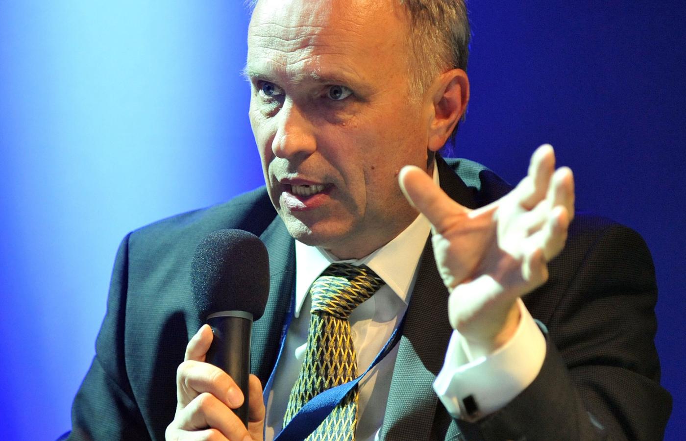 Andrzej Jakubiak jest przewodniczącym KNF od niespełna roku. Poprzednie pięć lat spędził w warszawskim ratuszu u boku prezydent Hanny Gronkiewicz-Waltz jako jej zastępca.