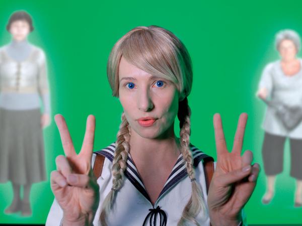 Aleksandra Popławska w roli Małej Metalowej Dziewczynki