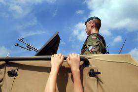 Realiści wiedzą, że przetrwać konflikt zbrojny możemy tylko wtedy, jeśli zniechęcimy innych do ataku.