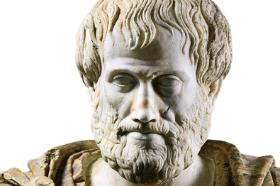 Arystoteles zarzucał demokracji ryzykowne poszerzanie grona ludzi mogących sprawować władzę. Czy człowiek przeciętny jest w stanie ogarnąć całość spraw państwa?
