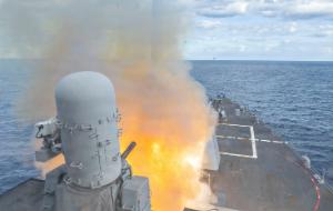 Niszczyciel rakietowy USS Bulkeley klasy Arleigh Burke wystrzeliwuje pocisk Tomahawk w ramach operacji Epic Fury, 28 lutego 2026 r.