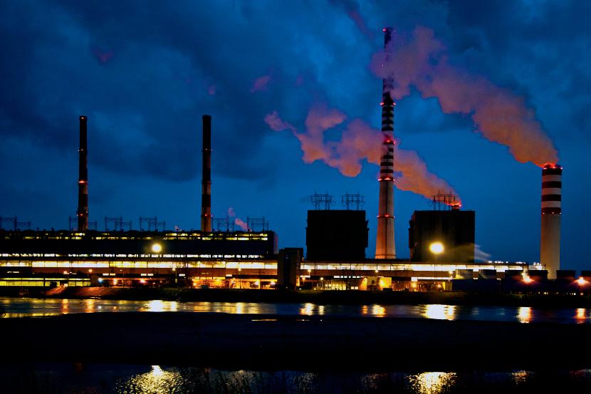 Kozienice - największa w Polsce elektrownia opalana węglem kamiennym.