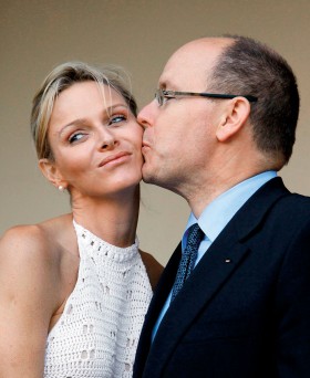 Jeśli w książęcym domu dojdzie do rychłego rozwodu, Charlene Wittstock opuści księstwo znacznie bogatsza.