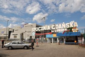 Plac Solidarności w Gdańsku. Historycznej bramie nr 2 przywrócono dawny wygląd z okresu strajku w 1980 r.