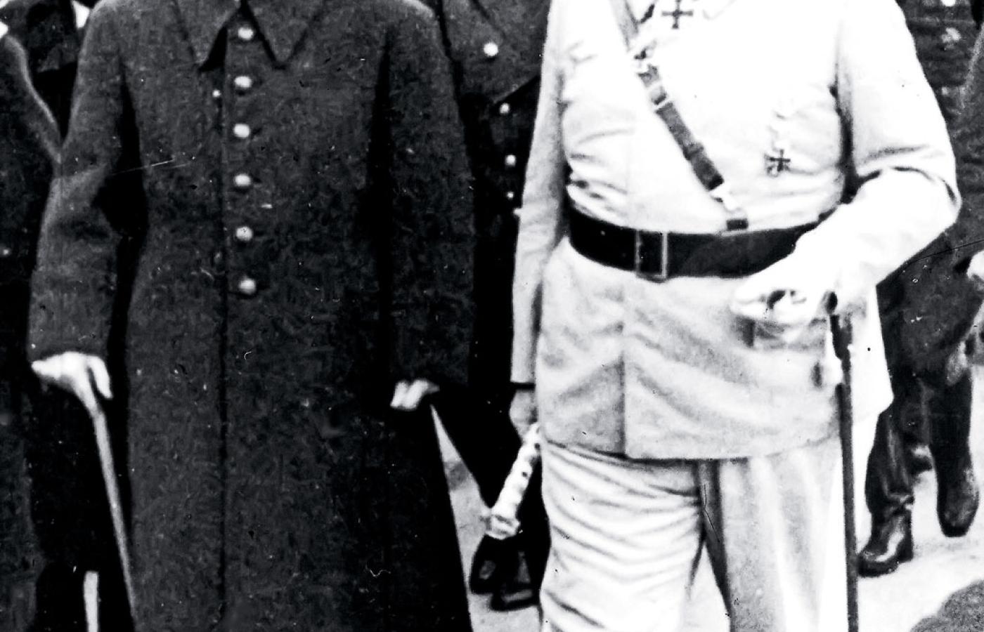 Marszałek Petain, szef rządu Vichy (z lewej) z marszałkiem Göringiem, Francja 1941 r.