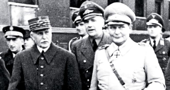 Marszałek Petain, szef rządu Vichy (z lewej) z marszałkiem Göringiem, Francja 1941 r.