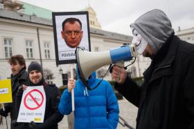 Protest przeciwko inwigilacji: Władzo wyloguj się z mojego życia.