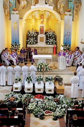 Pogrzeb żony i dzieci Dariusza P.