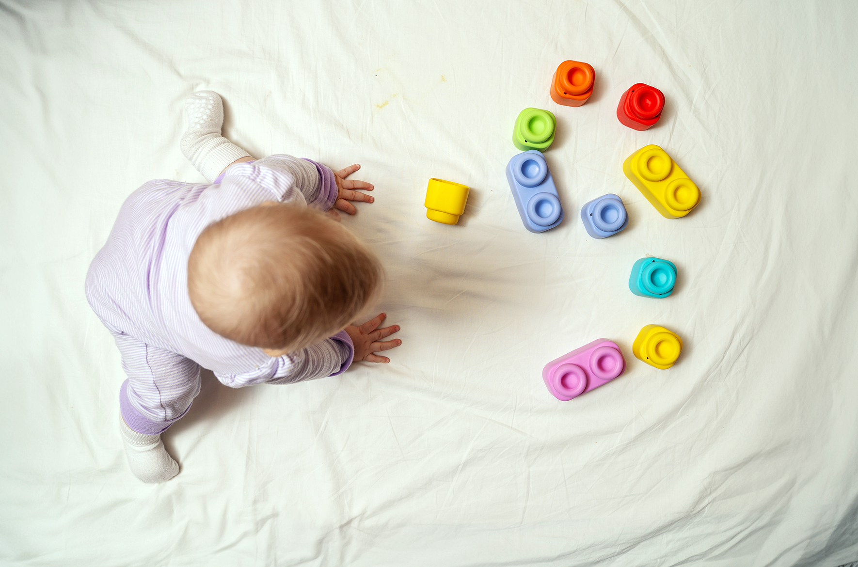 Nawet najmłodszy mózg wie, co widzi i z kim należy trzymać