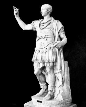 Gajusz Juliusz Cezar. Temu cynicznemu władcy oddawano cześć boską