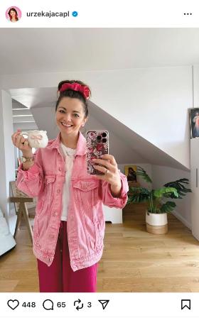 Ewelina Chełstowska, profil Urzekająca, ma 123 tys. obserwujących na FB, 64 tys. na Instagramie, 24,5 tys. na TikToku. To liderka społeczności „Rozwój osobisty dla Katoliczek”.