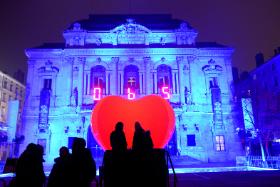 Organizatorzy Festiwalu Świateł kładą nacisk na zasady zrównoważonego rozwoju i ekologii.