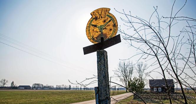 Pan Jarosław dopłaci prawie złotówkę do każdego z pół miliarda nierentownych wozokilometrów, aby 14 mln obywateli przywrócić kontakt ze szkołą, Kościołem, sądem, urzędem i lekarzem.